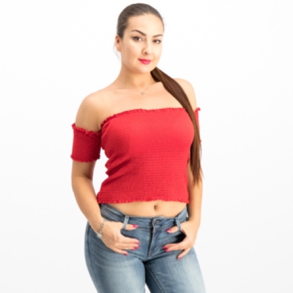 Red off shoulder crop top💋 - Picture 4 of 4